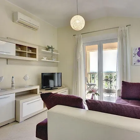 Apartment Modernes Mit Balkon, Bbq, Wlan, Klima
