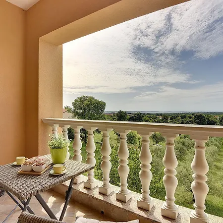 Modernes Mit Balkon, Bbq, Wlan, Klima * Vodnjan